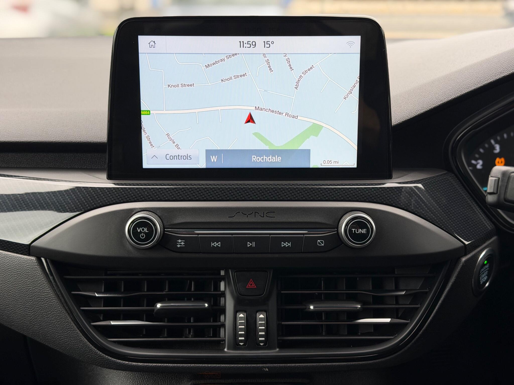 Ford Focus - Image 30