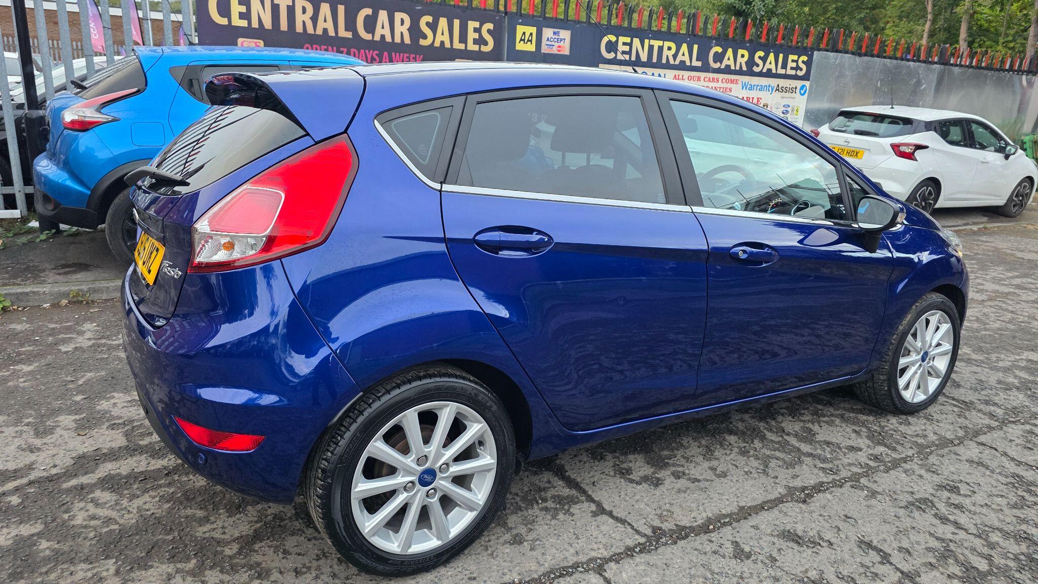 Ford Fiesta - Image 10