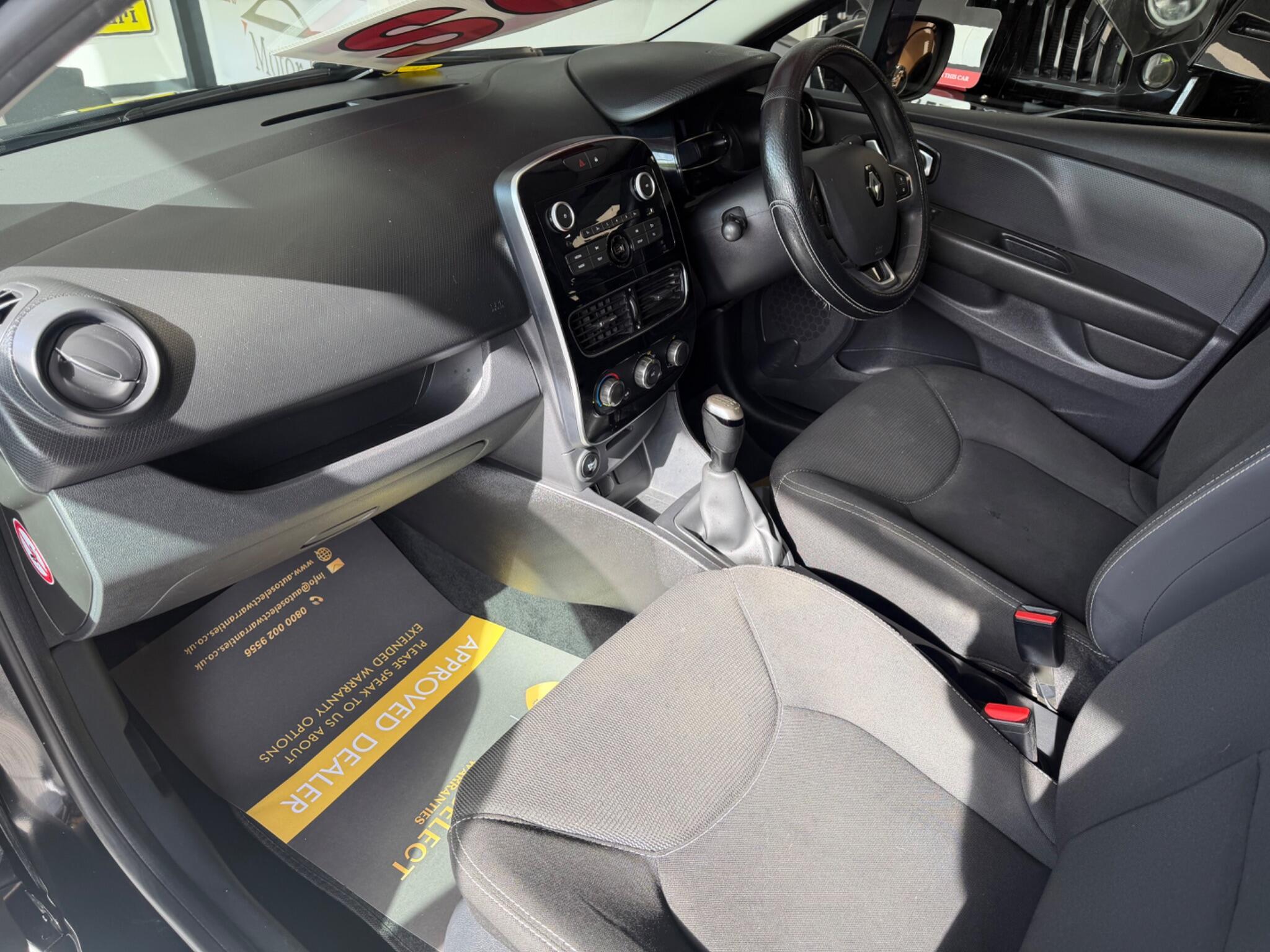 Renault Clio - Image 10