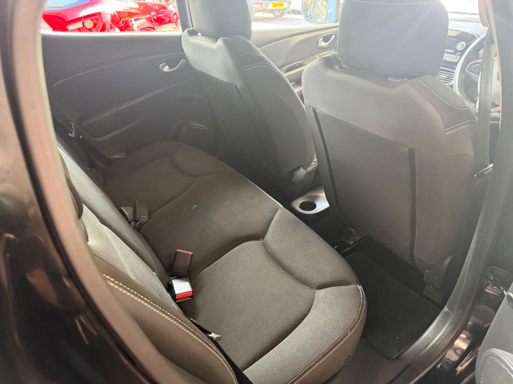 Renault Clio - Image 13