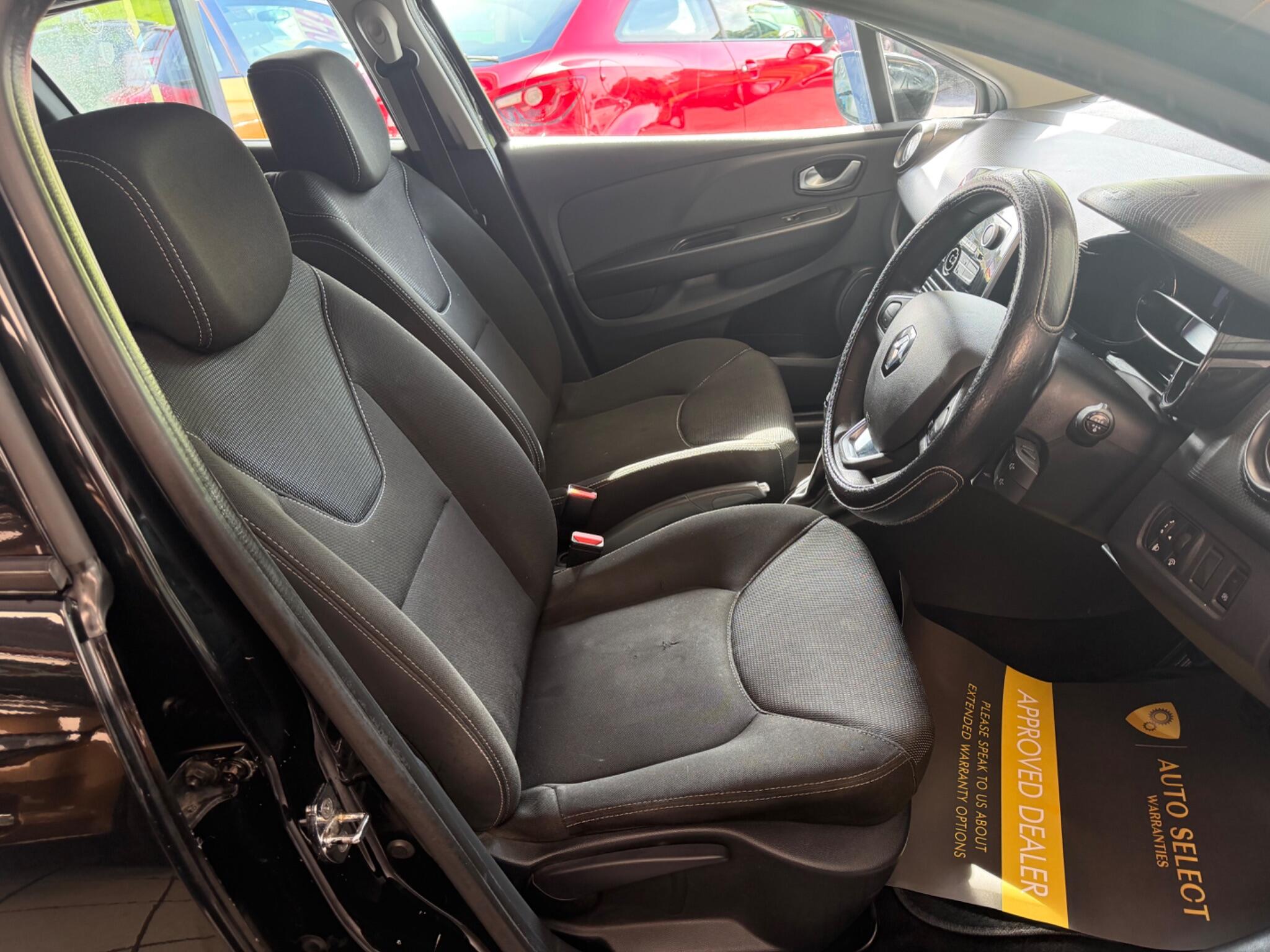 Renault Clio - Image 14