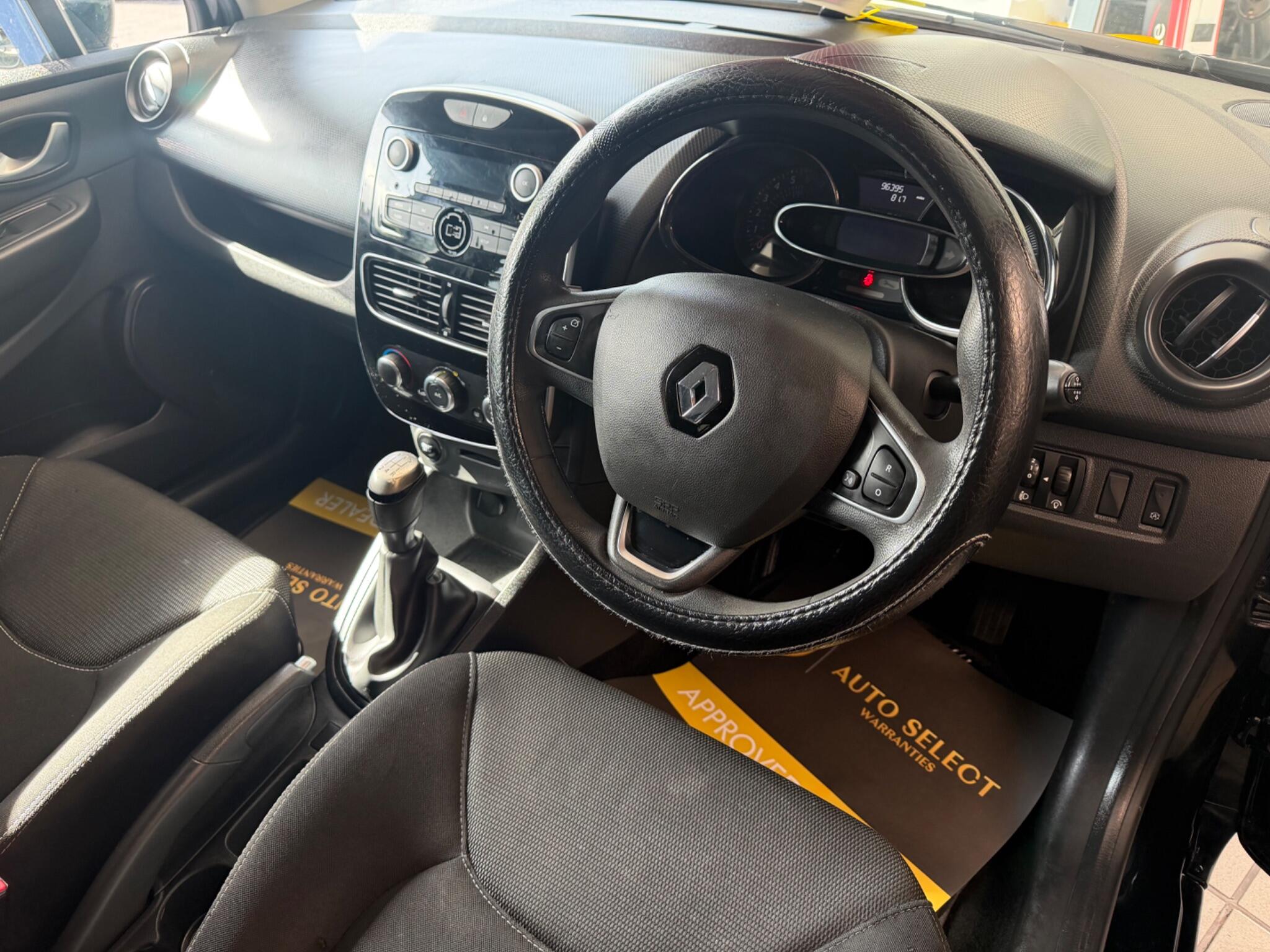 Renault Clio - Image 16