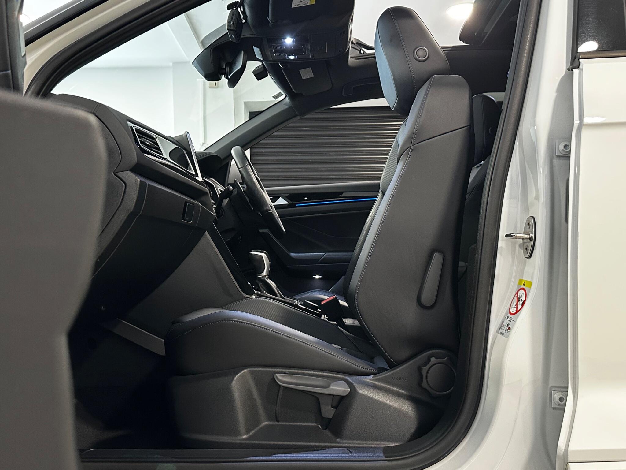 Volkswagen T-Roc - Image 16