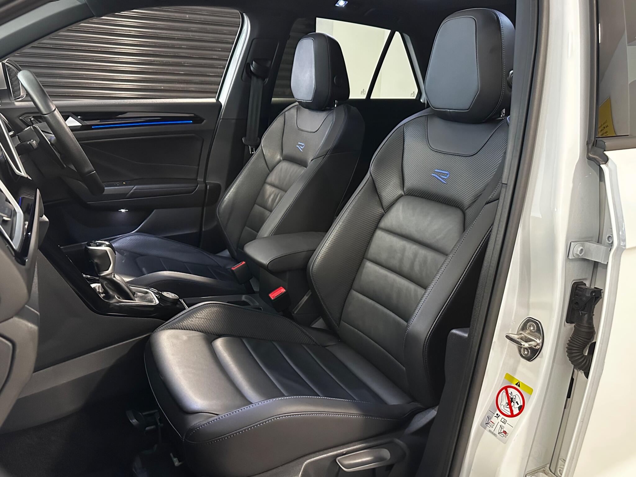 Volkswagen T-Roc - Image 18