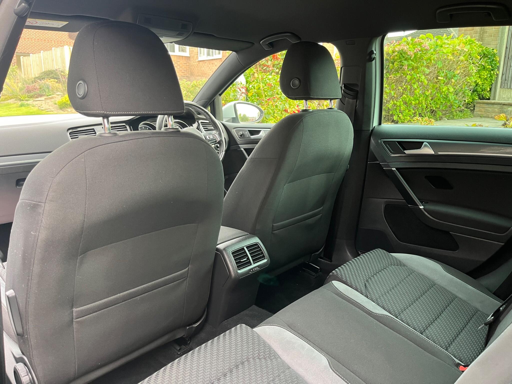 Volkswagen Golf - Image 6