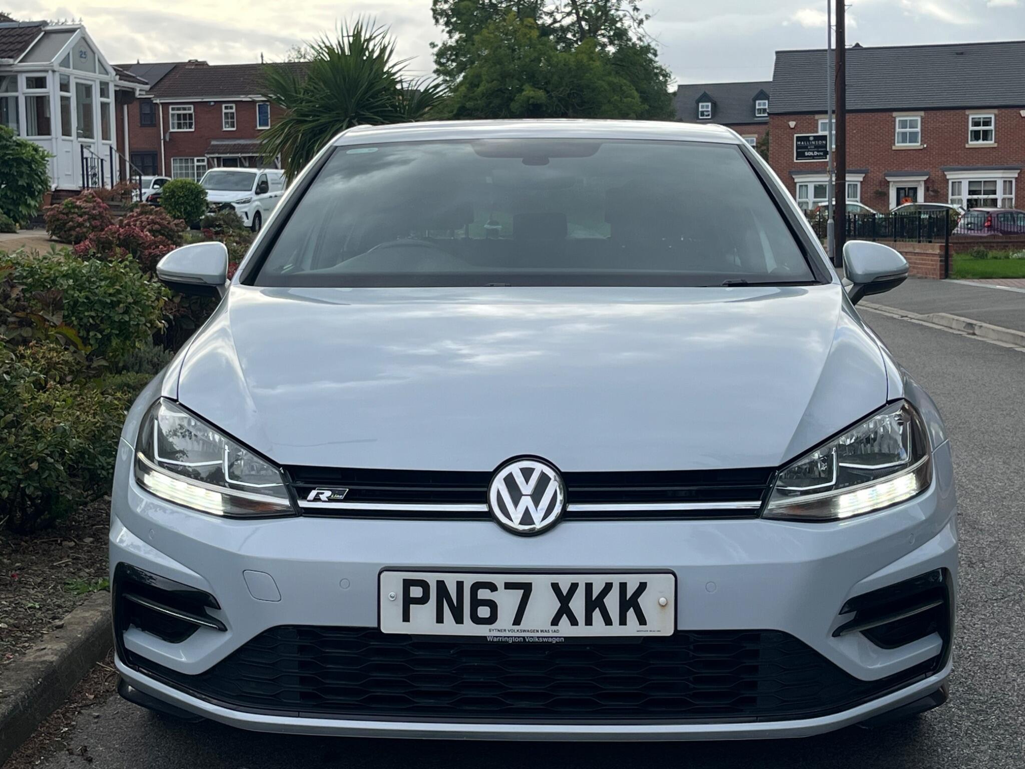 Volkswagen Golf - Image 9
