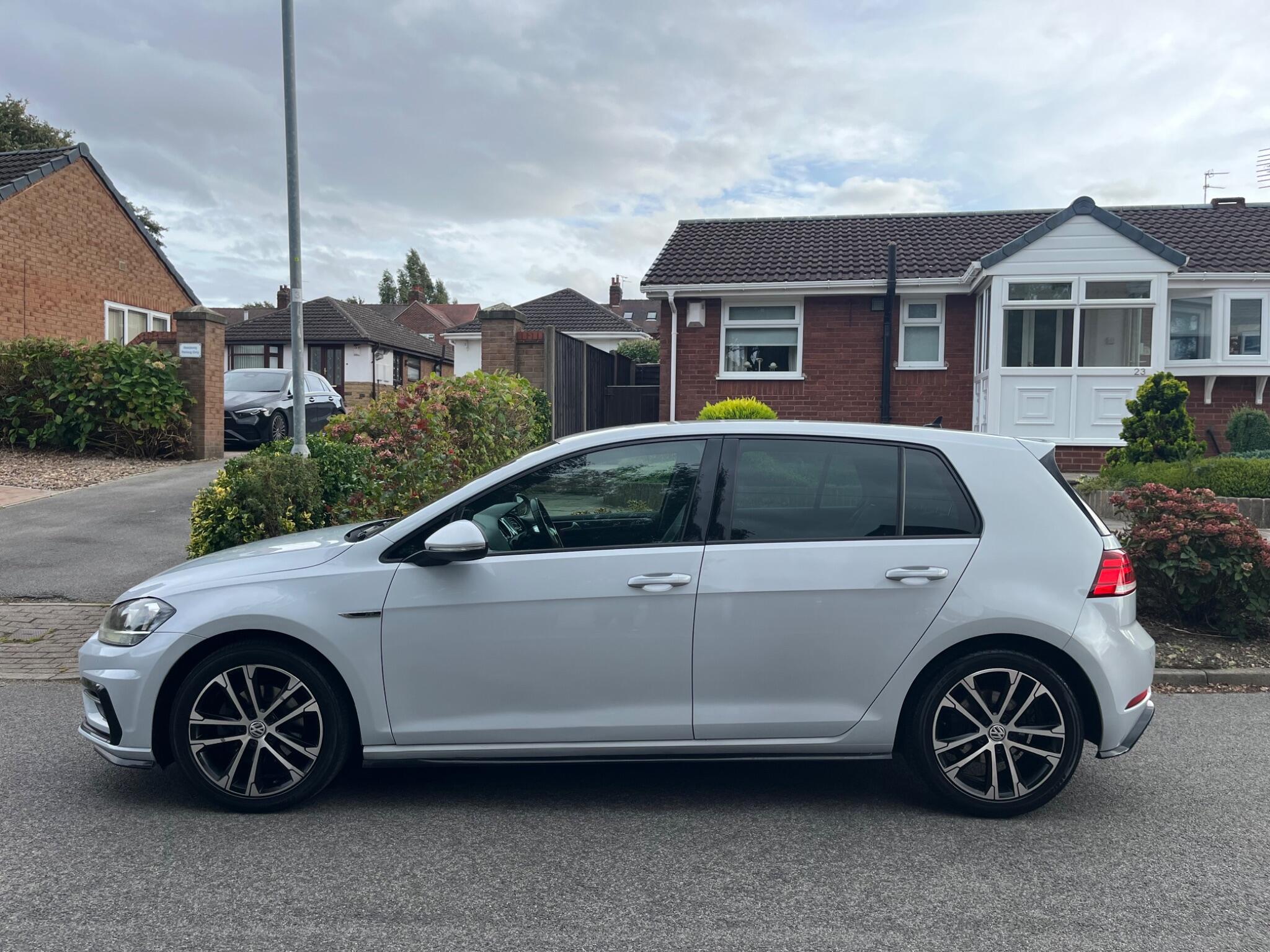 Volkswagen Golf - Image 12