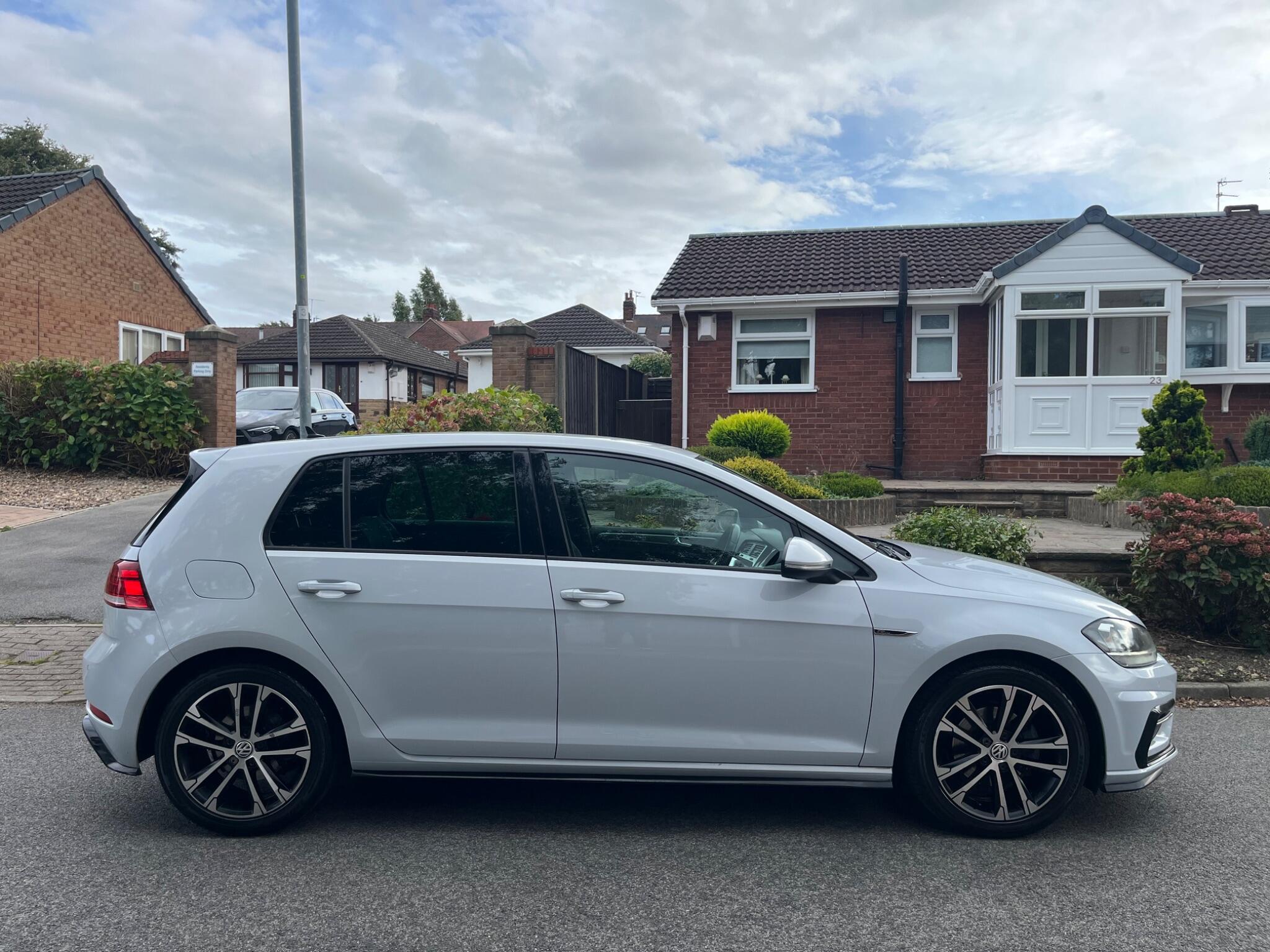 Volkswagen Golf - Image 17