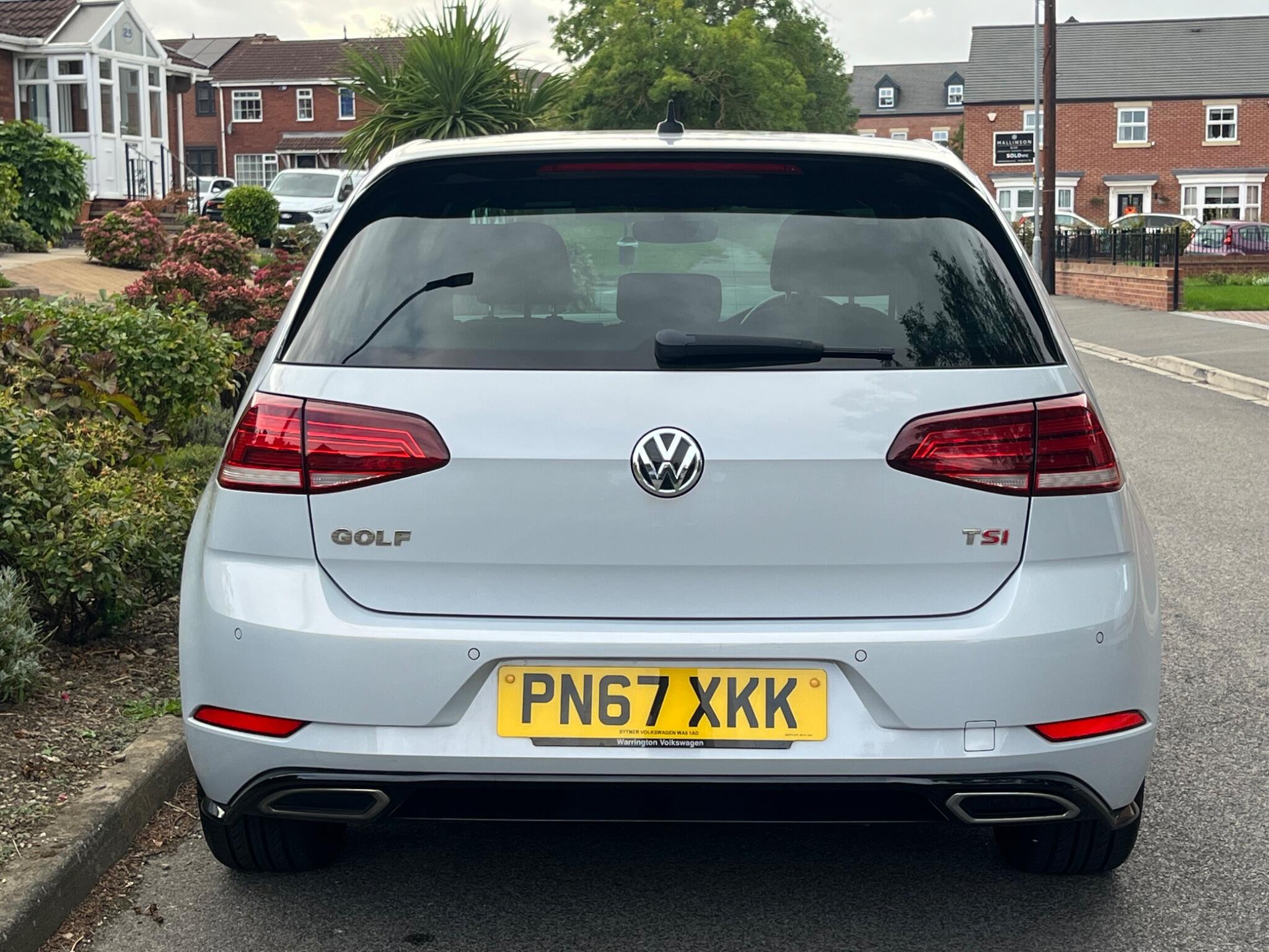 Volkswagen Golf - Image 21