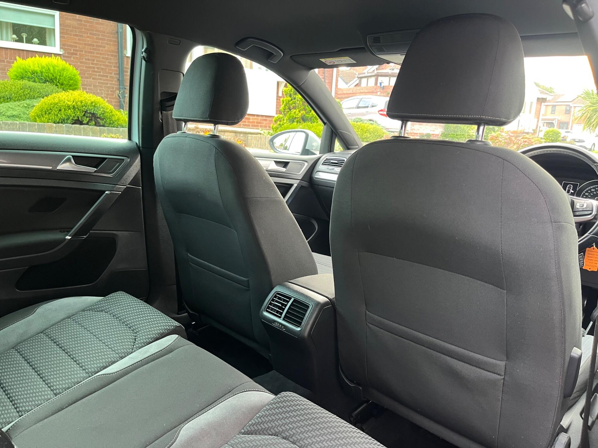 Volkswagen Golf - Image 26