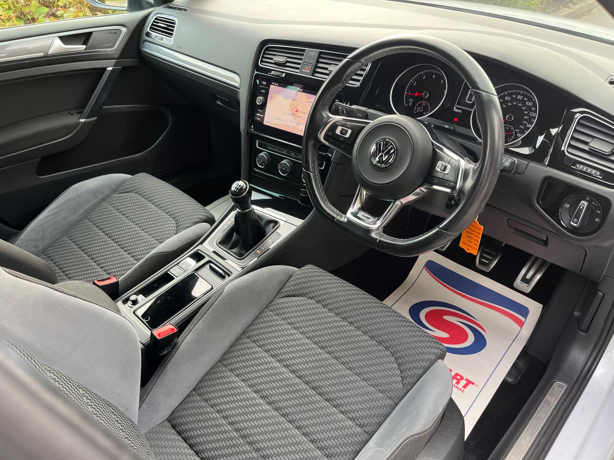 Volkswagen Golf - Image 31