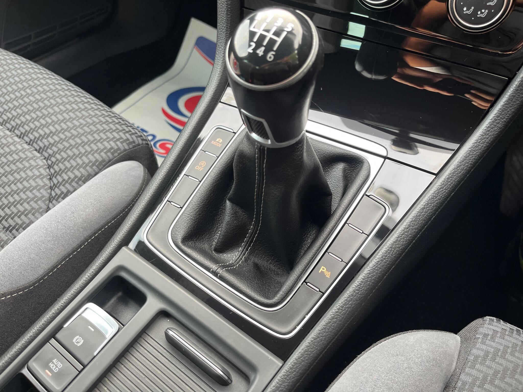 Volkswagen Golf - Image 51