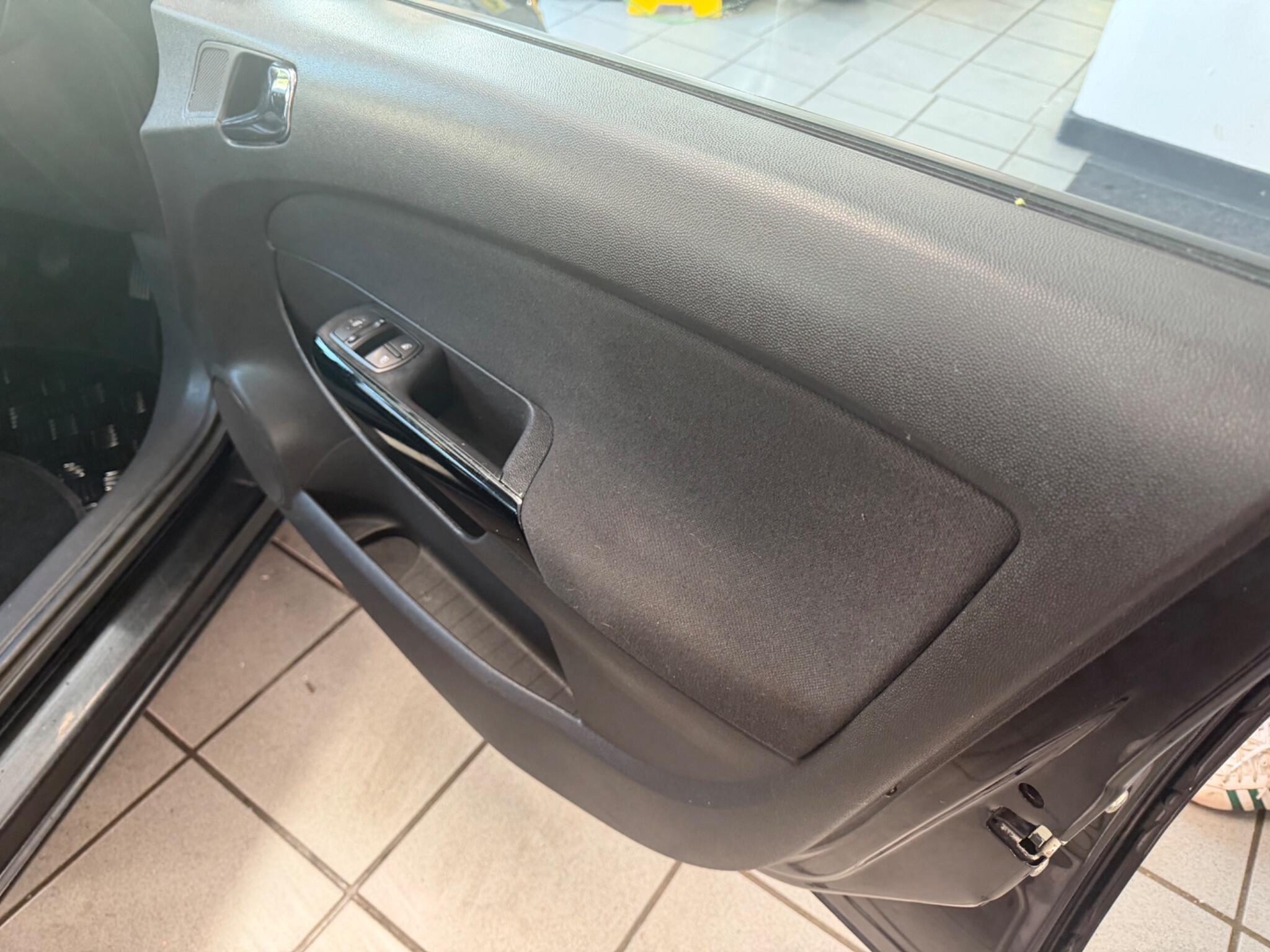 Vauxhall Corsa - Image 19