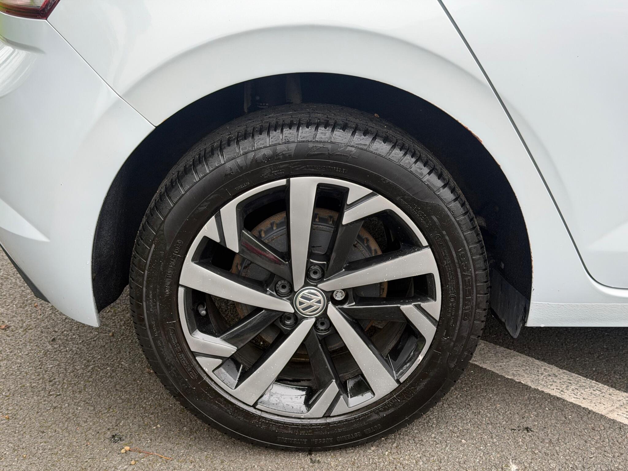 Volkswagen Polo - Image 10
