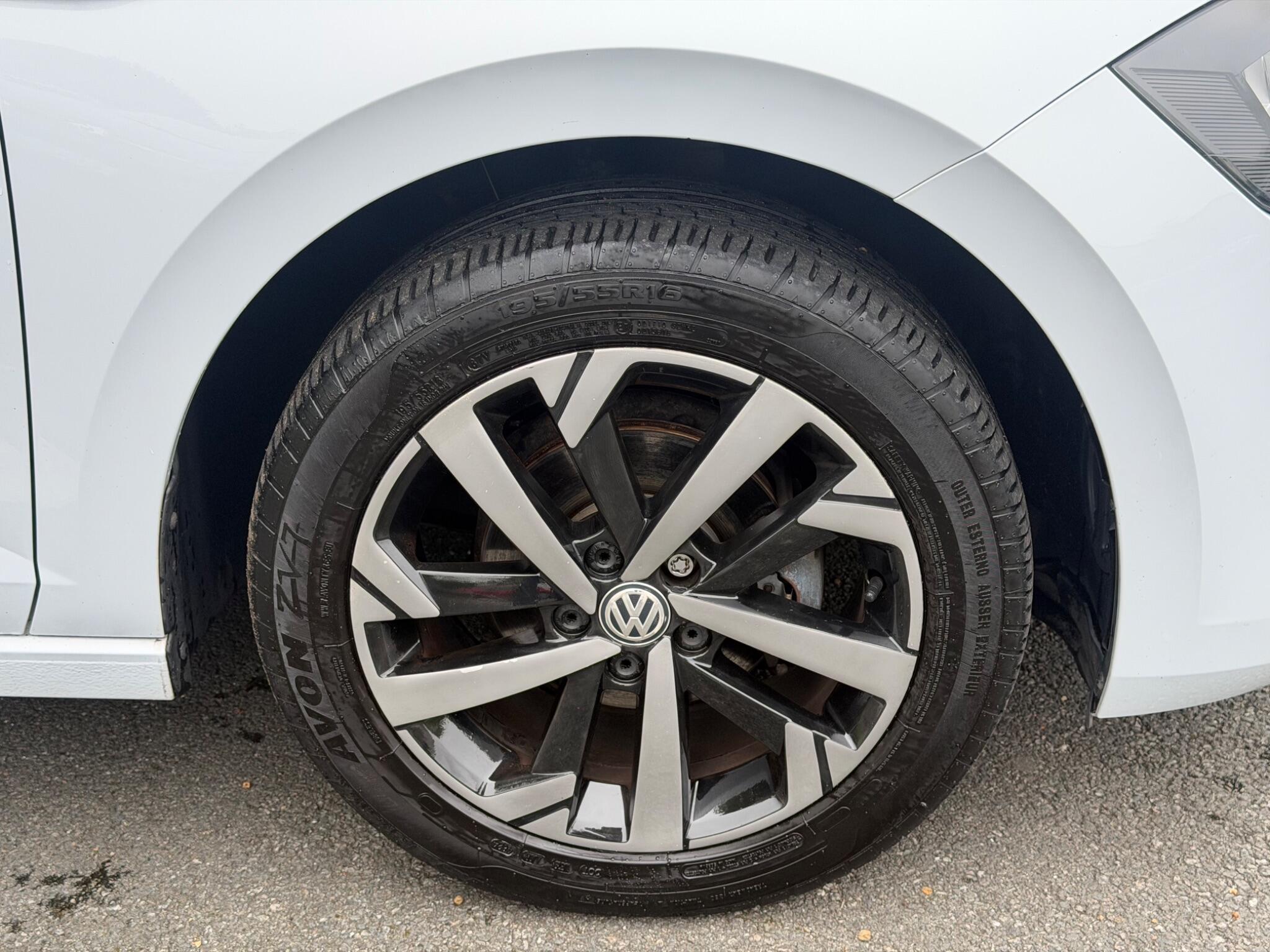 Volkswagen Polo - Image 11