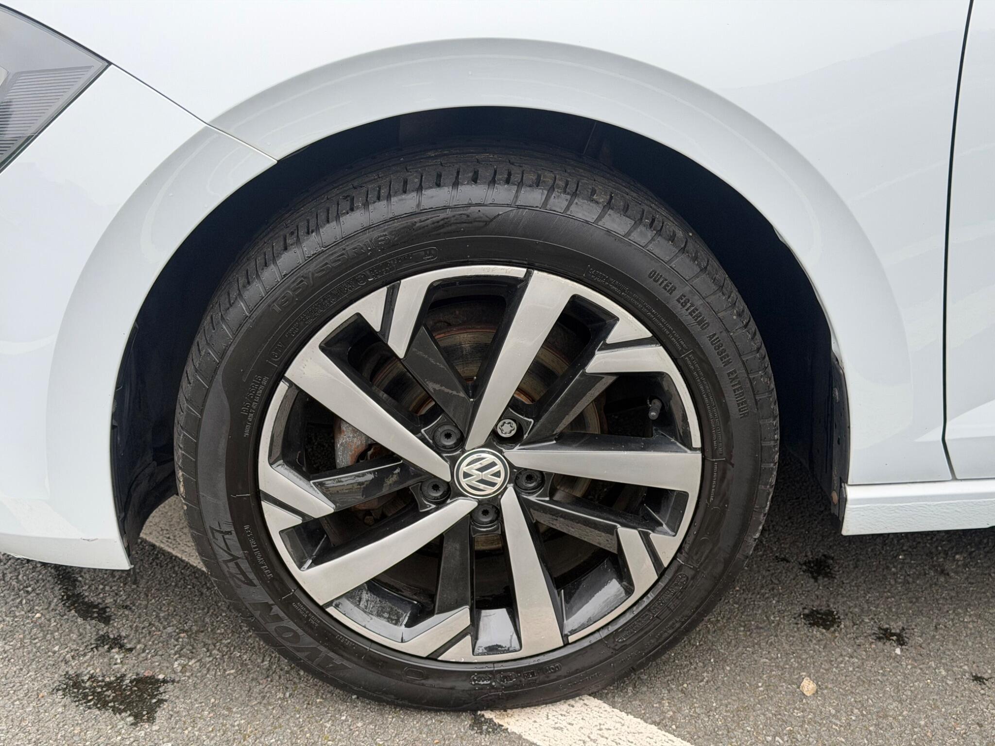 Volkswagen Polo - Image 12