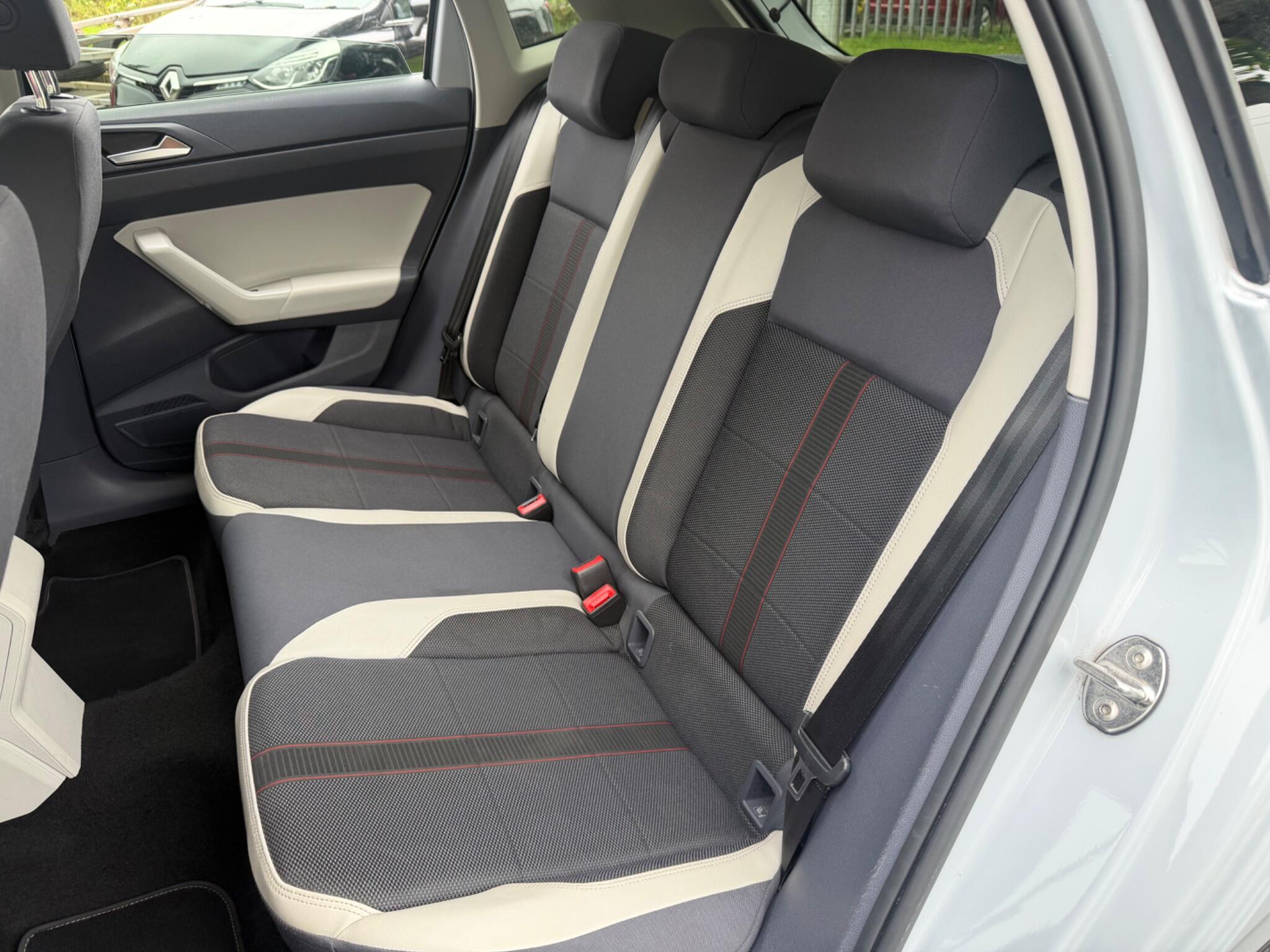 Volkswagen Polo - Image 25