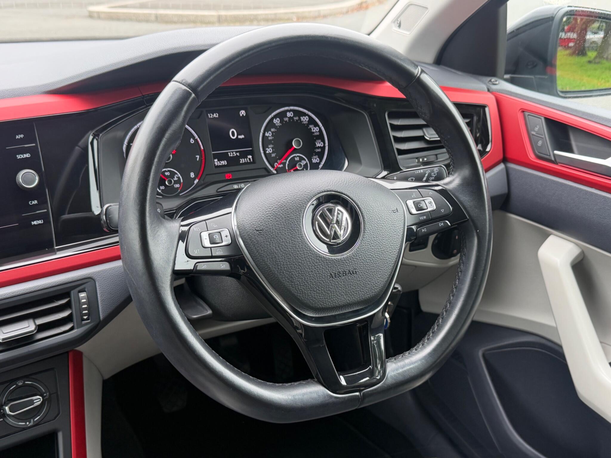 Volkswagen Polo - Image 32