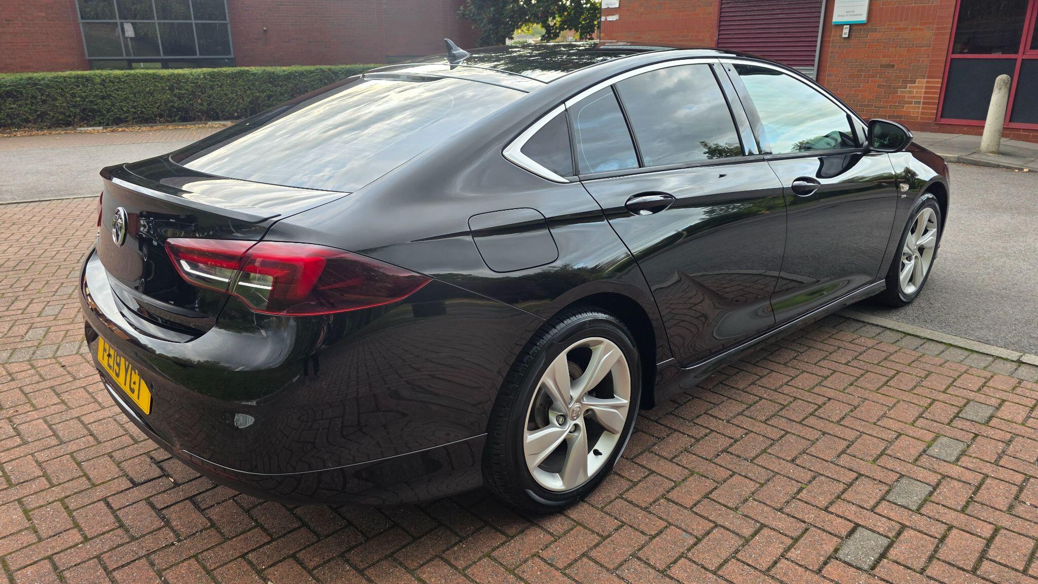 Vauxhall Insignia - Image 8