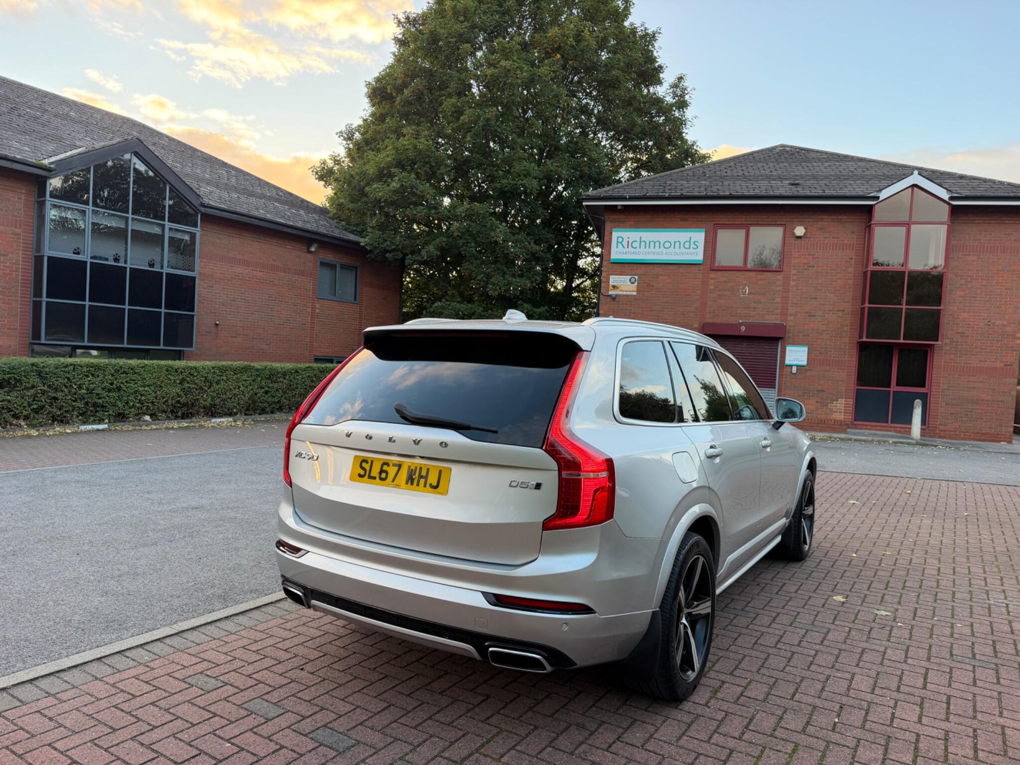 Volvo XC90 - Image 17