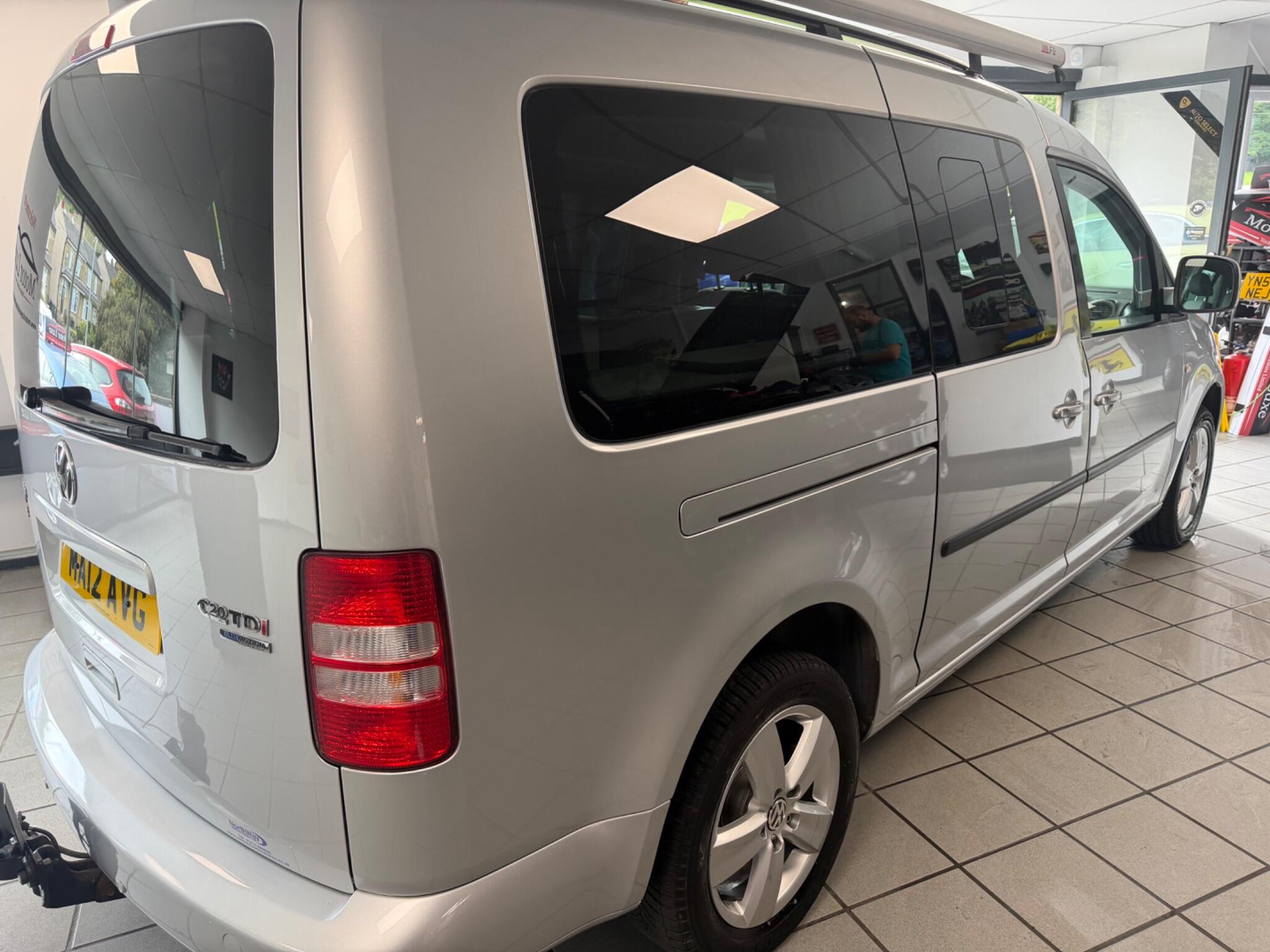 Volkswagen Caddy Maxi - Image 7