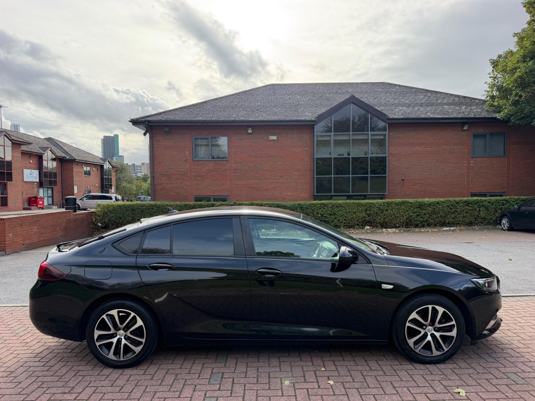 Vauxhall Insignia - Image 3