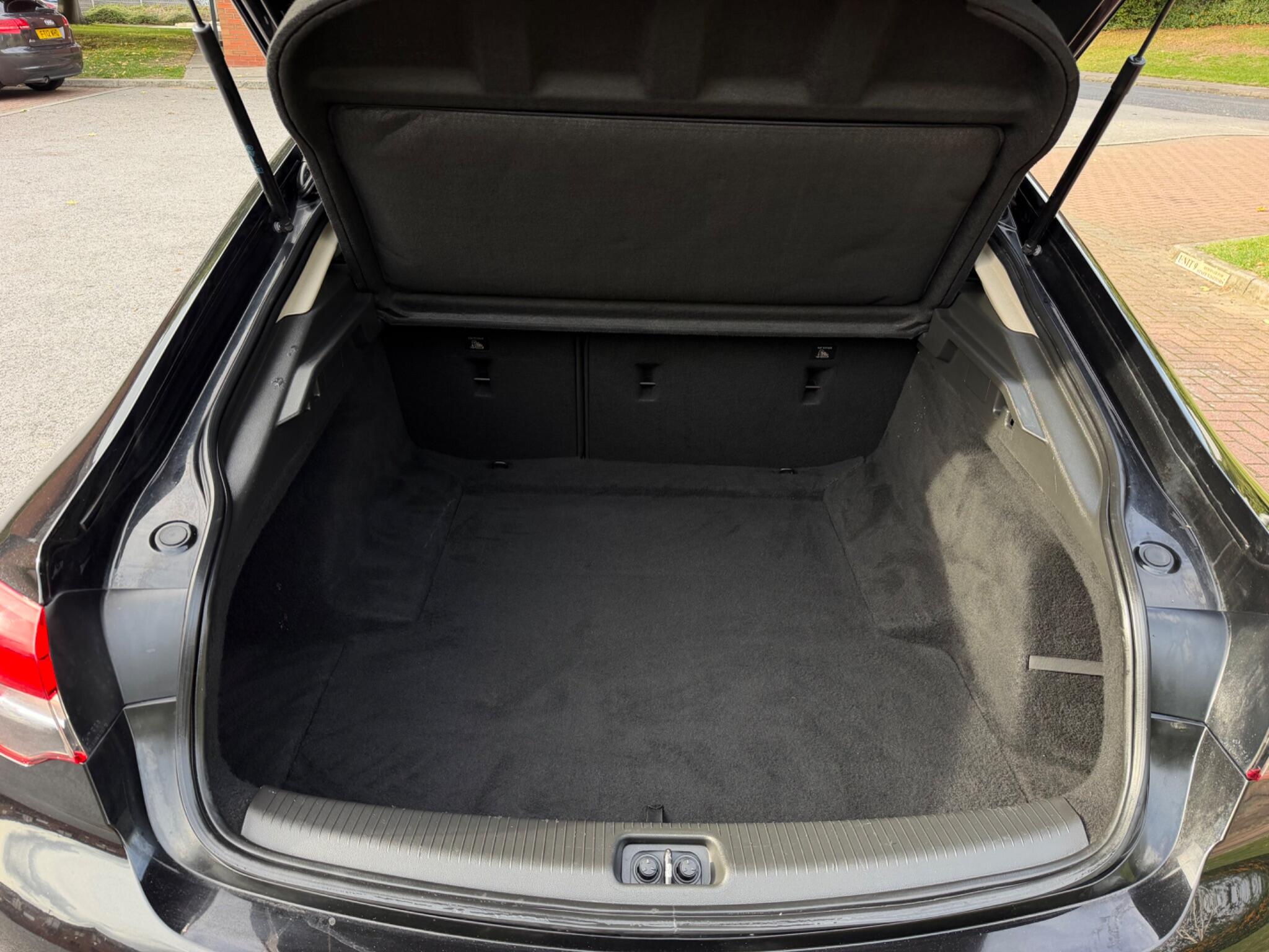 Vauxhall Insignia - Image 20