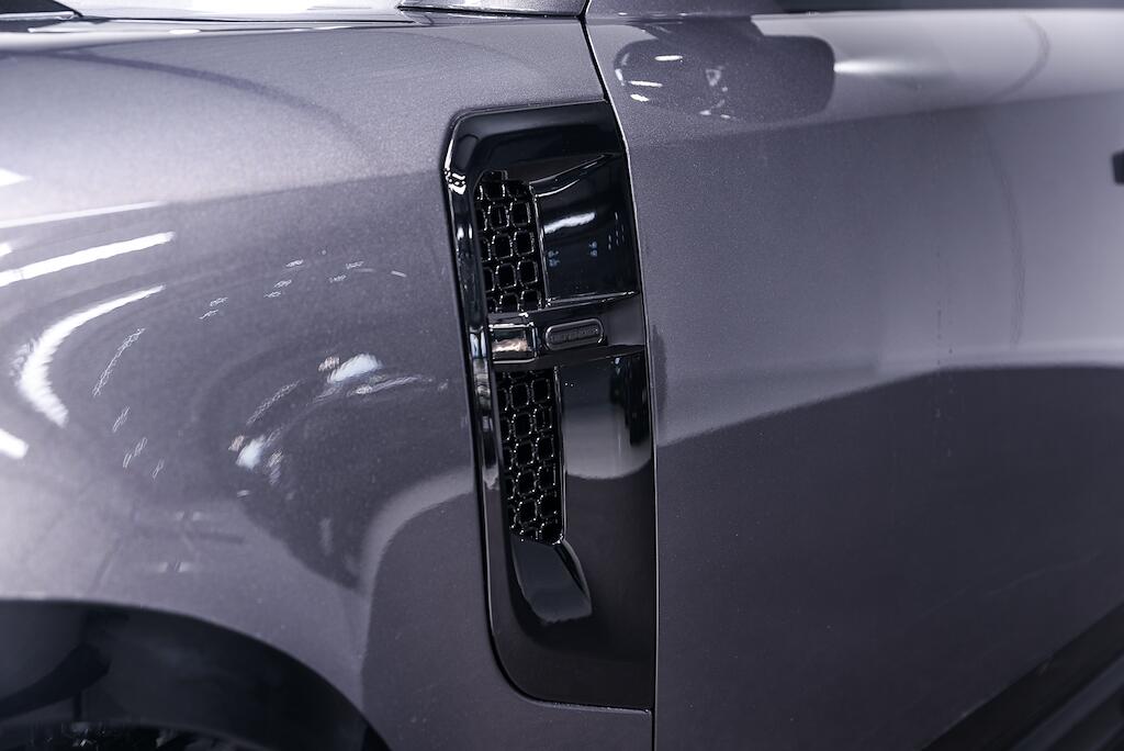 Land Rover Defender 110 - Image 6