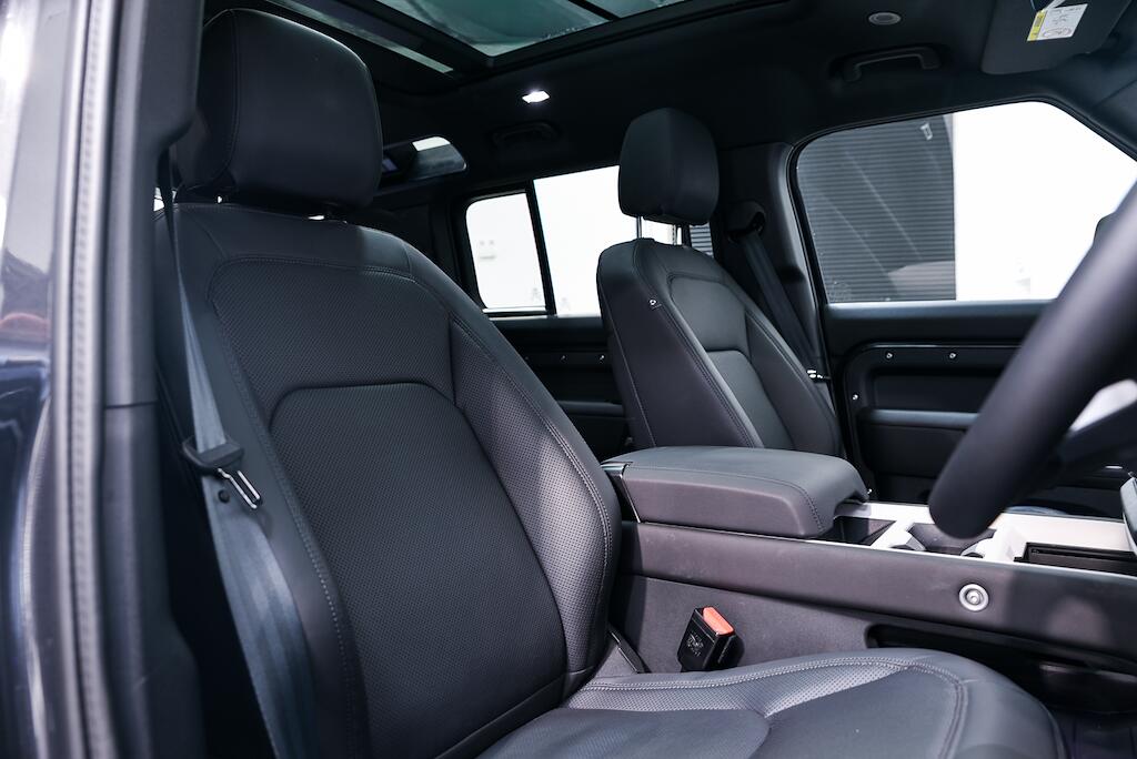Land Rover Defender 110 - Image 11