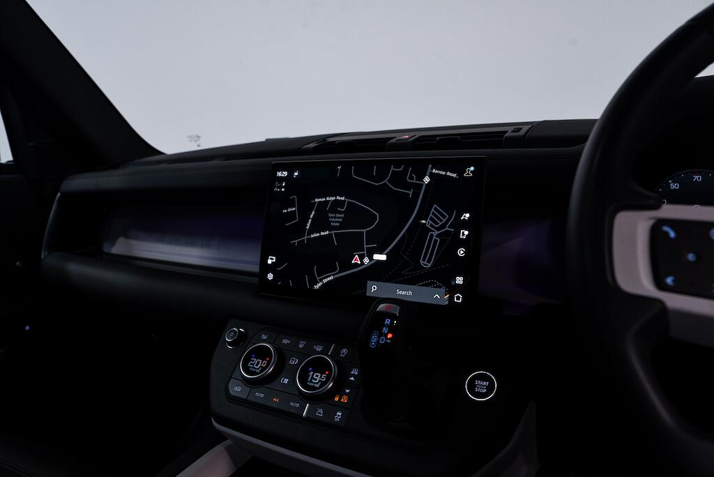 Land Rover Defender 110 - Image 20