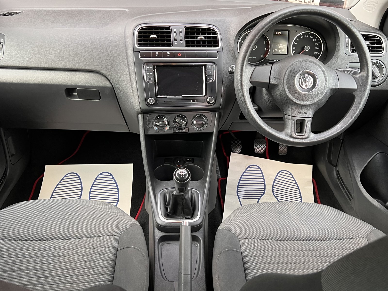 Volkswagen Polo - Image 12