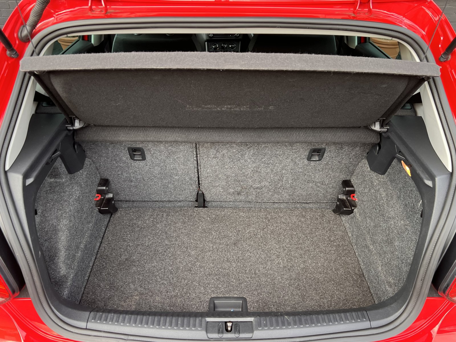 Volkswagen Polo - Image 13
