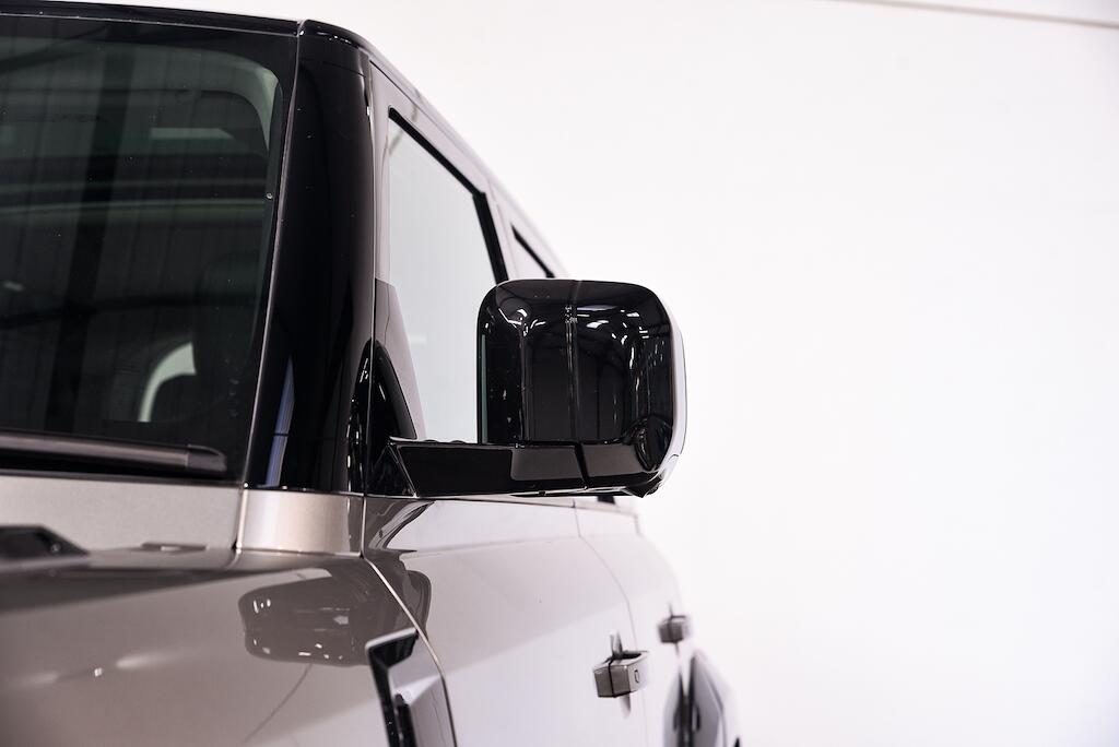 Land Rover Defender 110 - Image 12