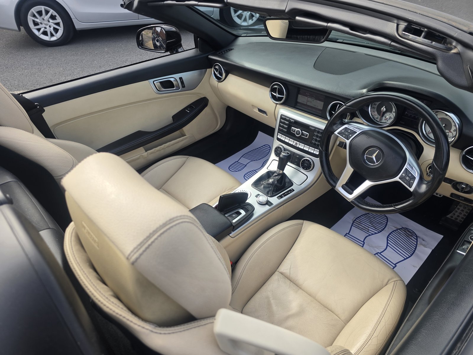 Mercedes SLK - Image 8