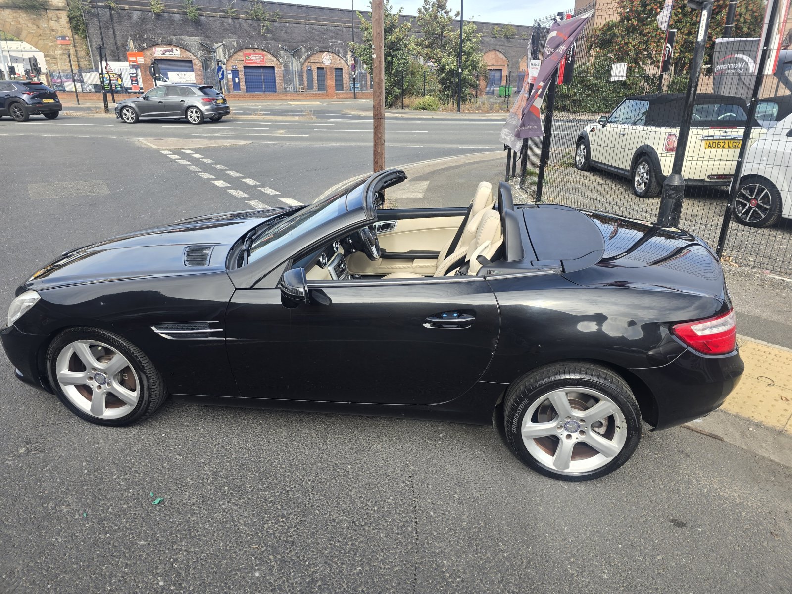 Mercedes SLK - Image 12