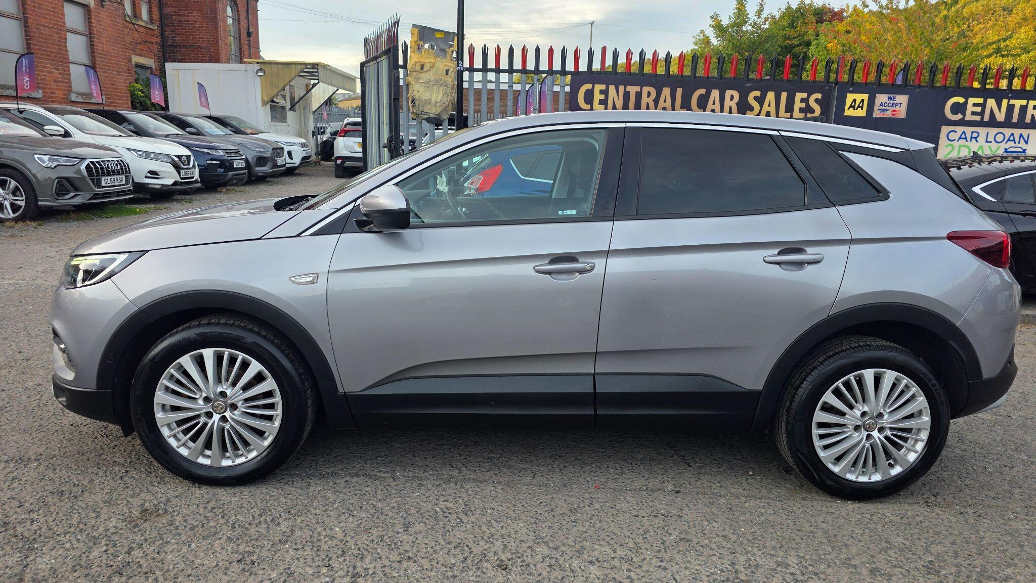 Vauxhall Grandland X - Image 17