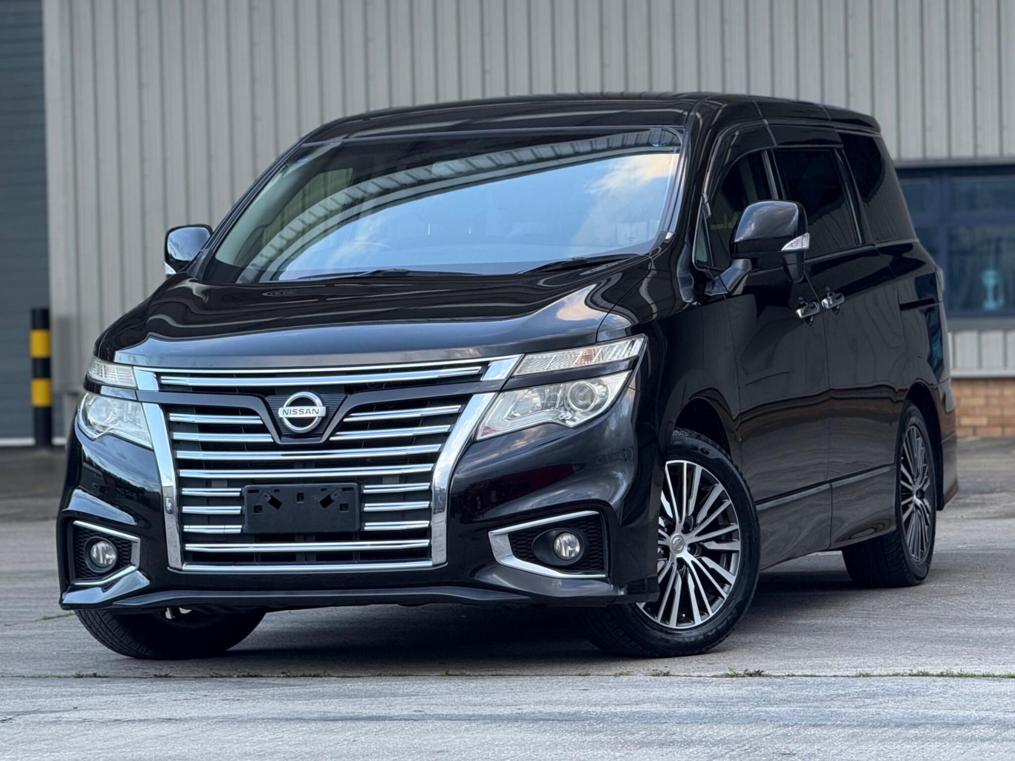 Nissan Elgrand - Image 4