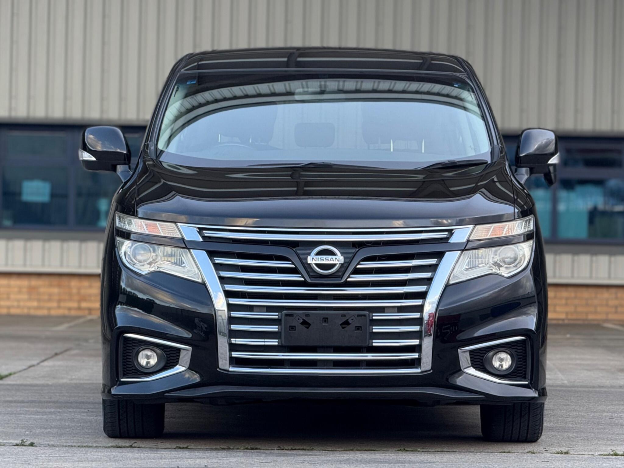 Nissan Elgrand - Image 5
