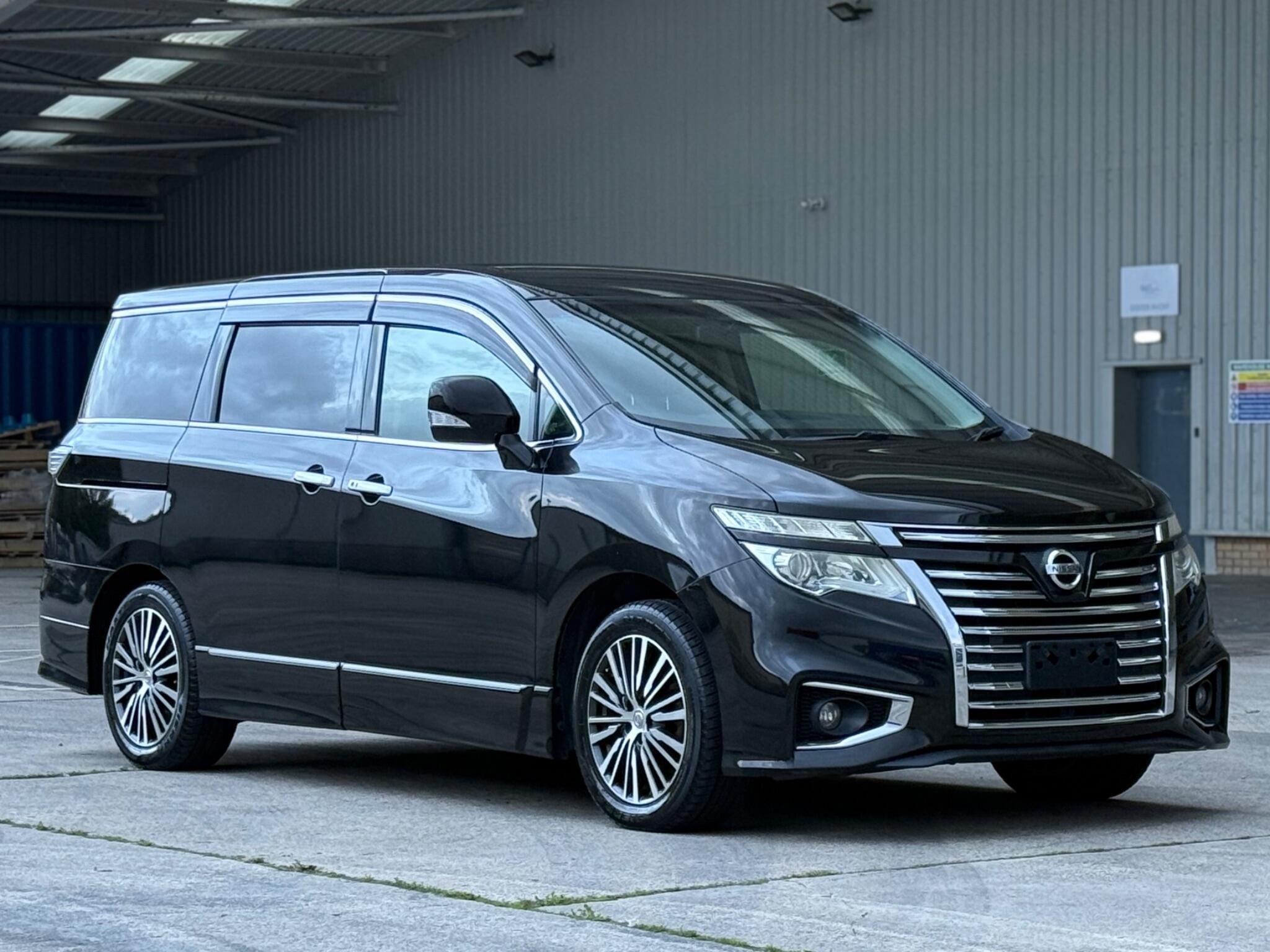 Nissan Elgrand - Image 9