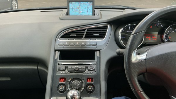 Peugeot 5008 - Image 13