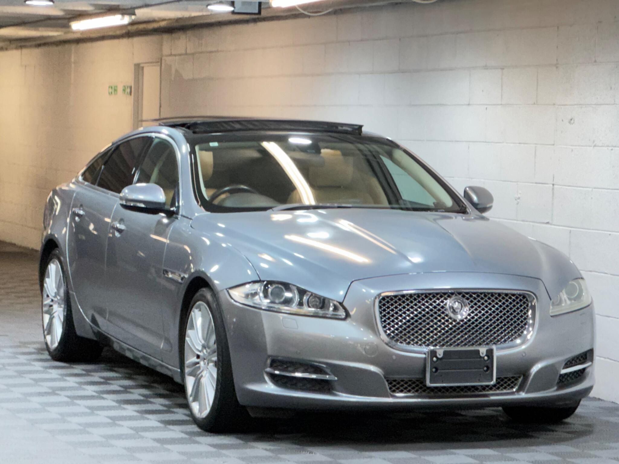 Jaguar XJ