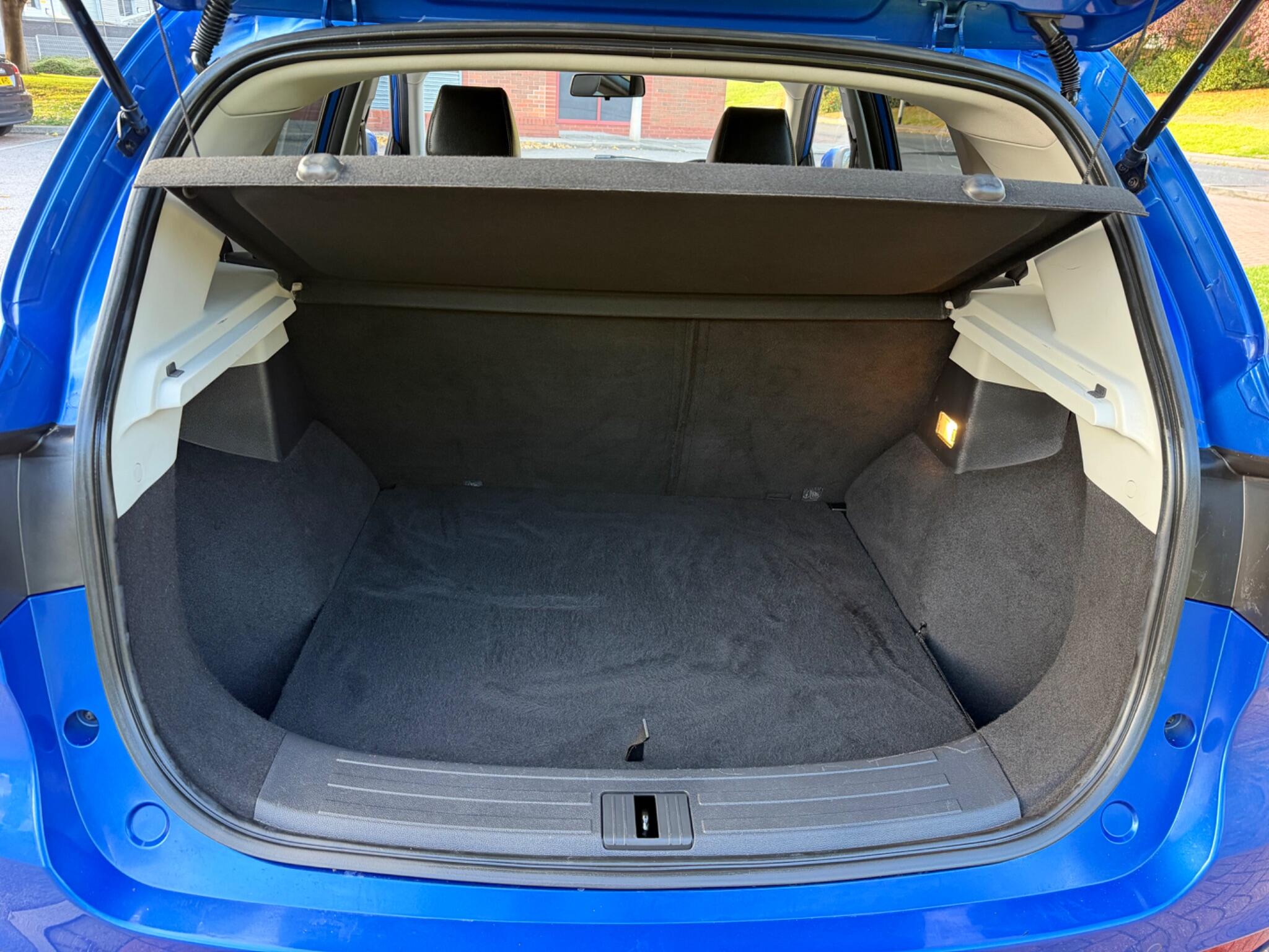 MG MG ZS - Image 17