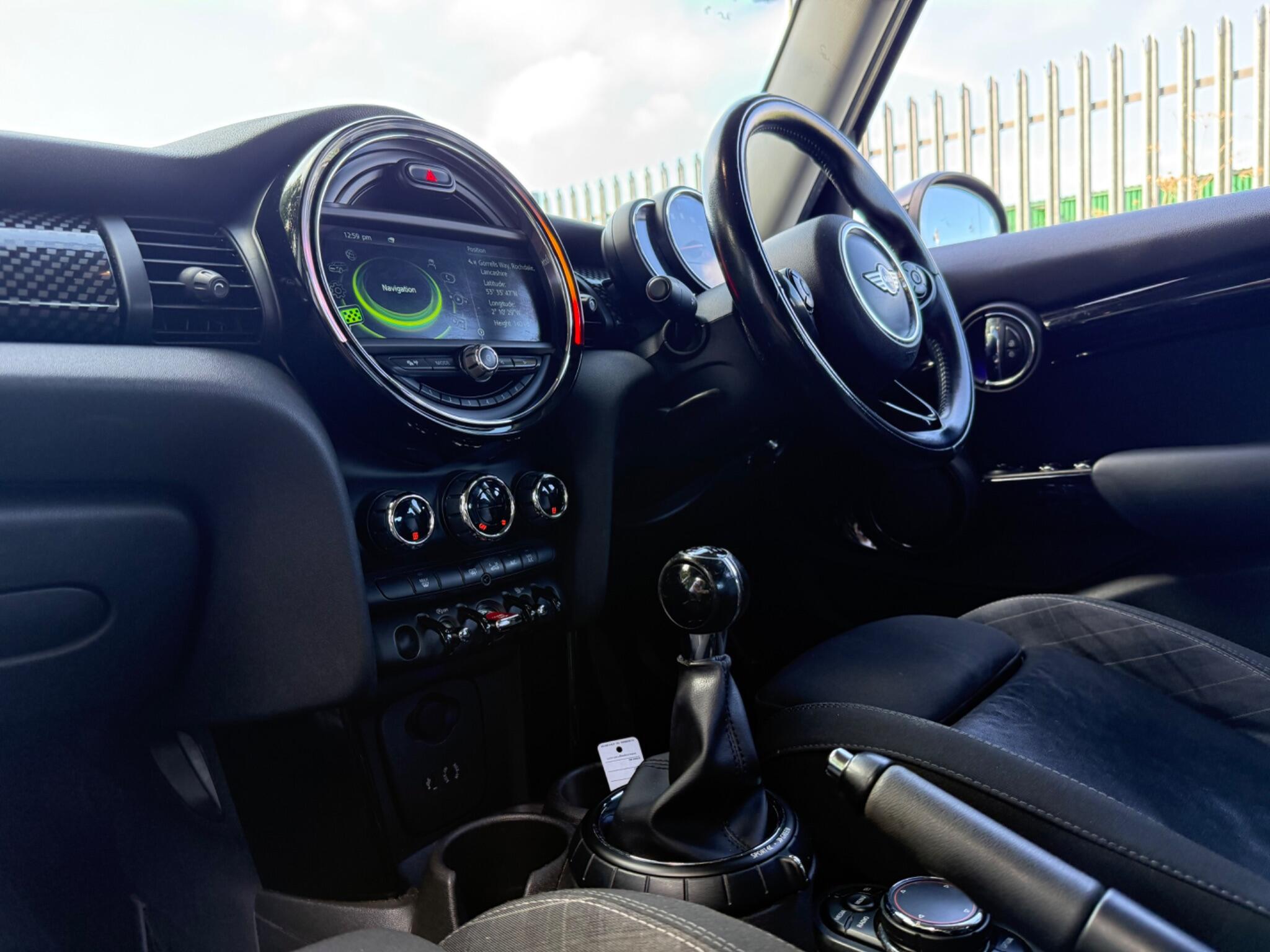 MINI Hatch - Image 9