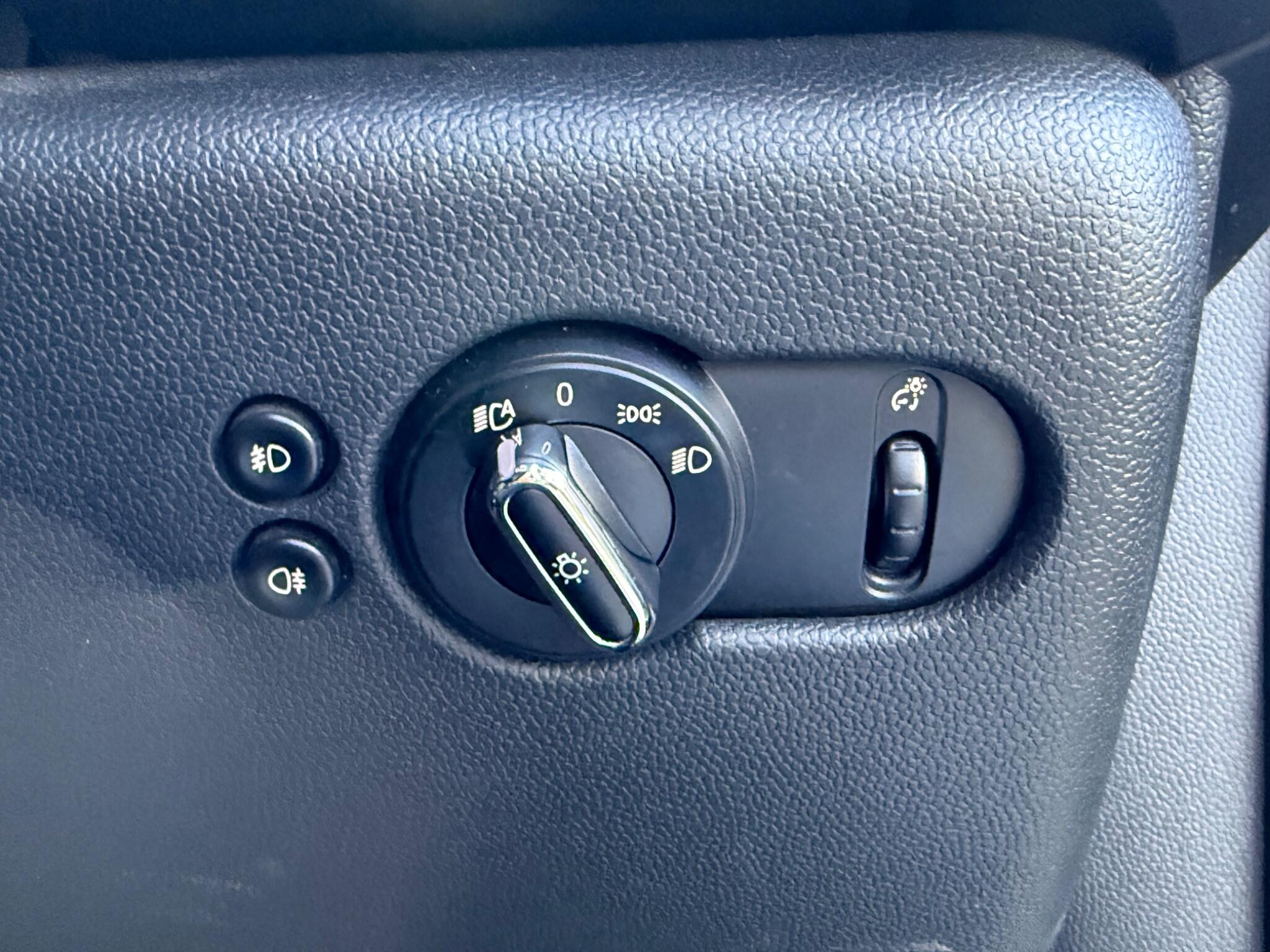 MINI Hatch - Image 17