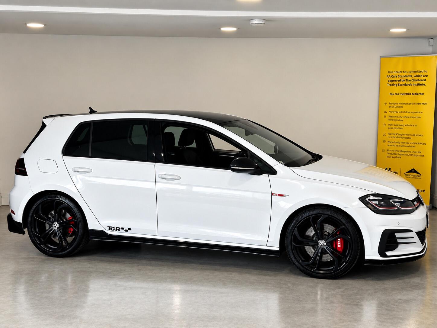 Volkswagen Golf - Image 10