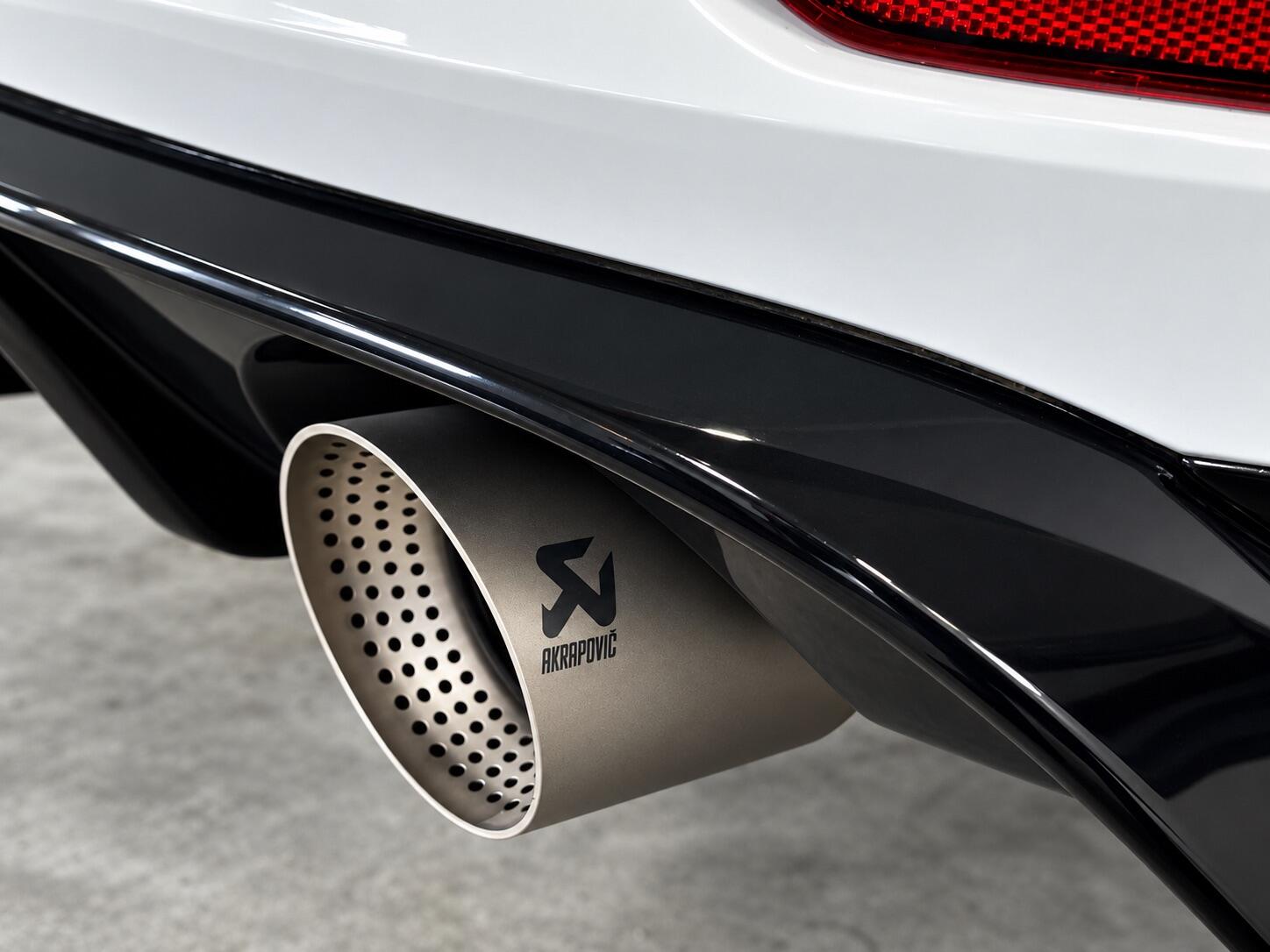 Volkswagen Golf - Image 11