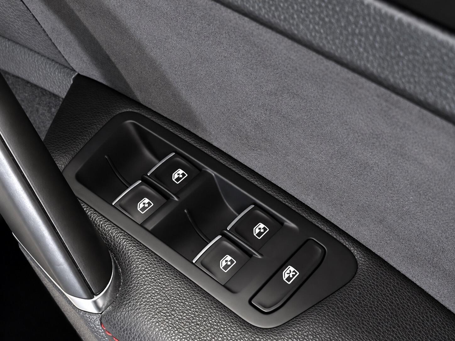 Volkswagen Golf - Image 15