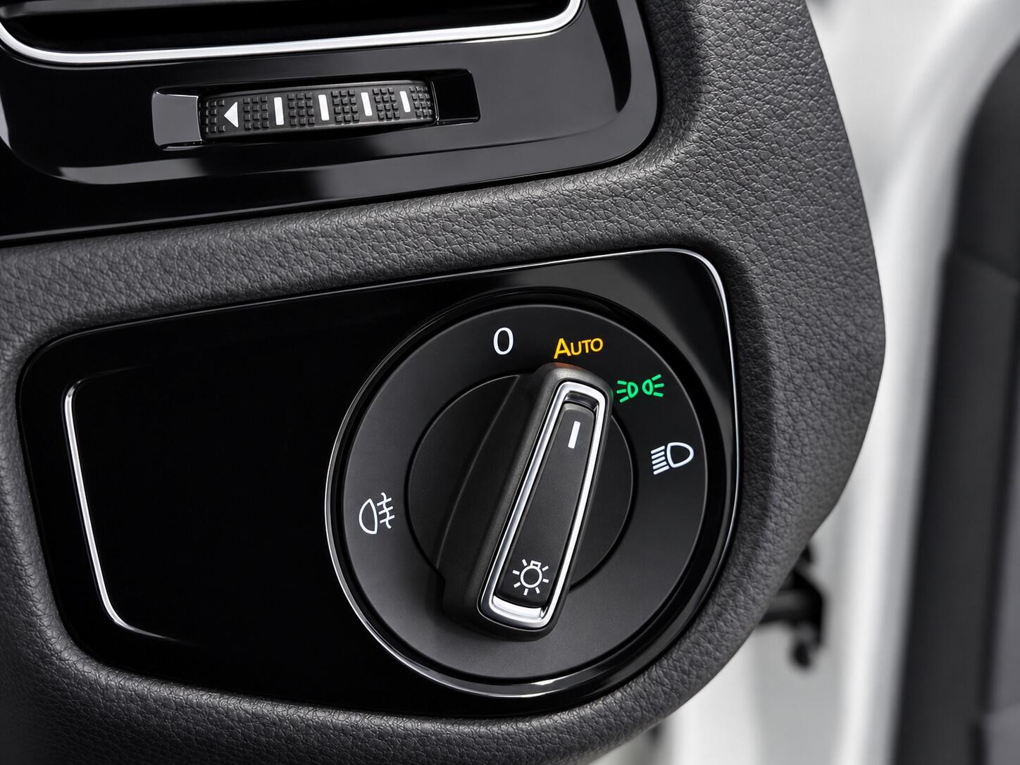 Volkswagen Golf - Image 16