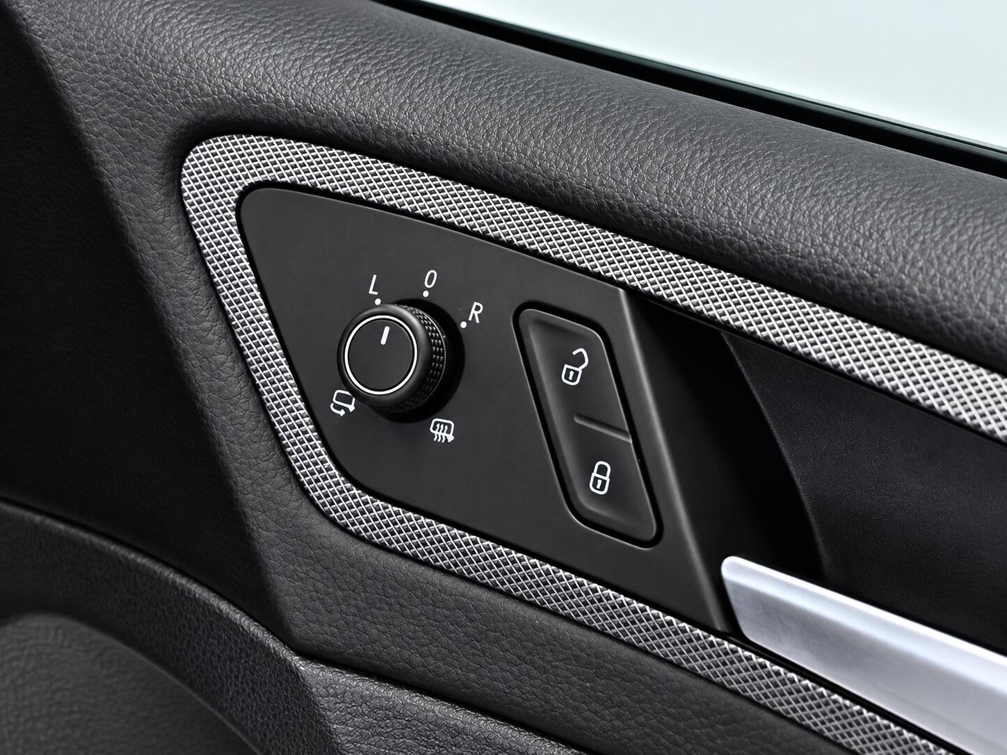 Volkswagen Golf - Image 17