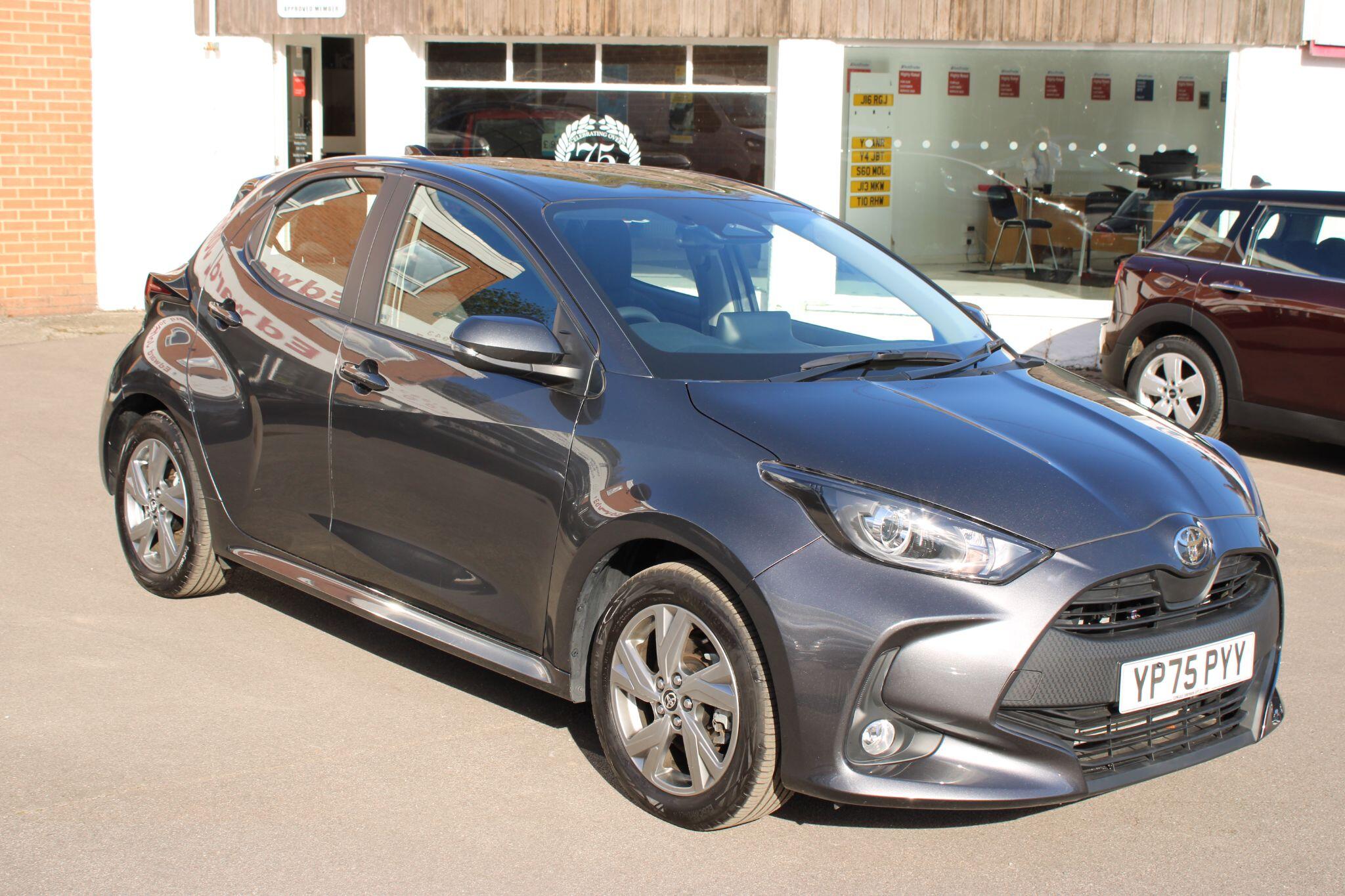 Toyota Yaris - Image 9